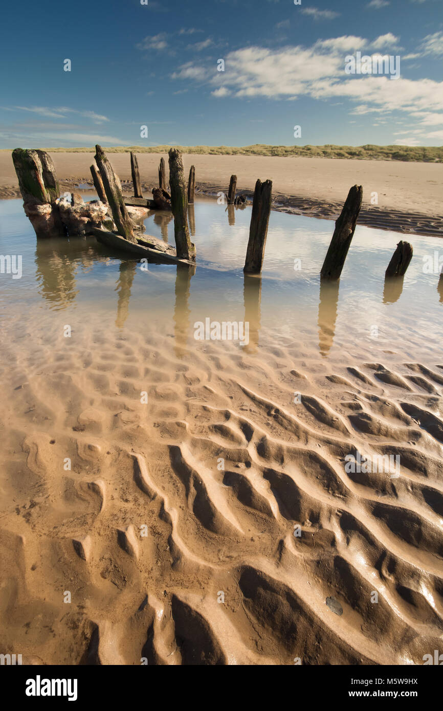 Ainsdale Strand Holz Schiffswrack Stockfoto