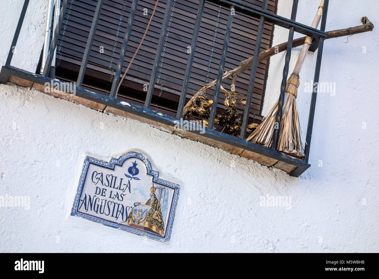 Sacromonte, traditionellen Viertel, Detail typisches Haus religiöse Bild Balkon. Granada, Spanien. Stockfoto