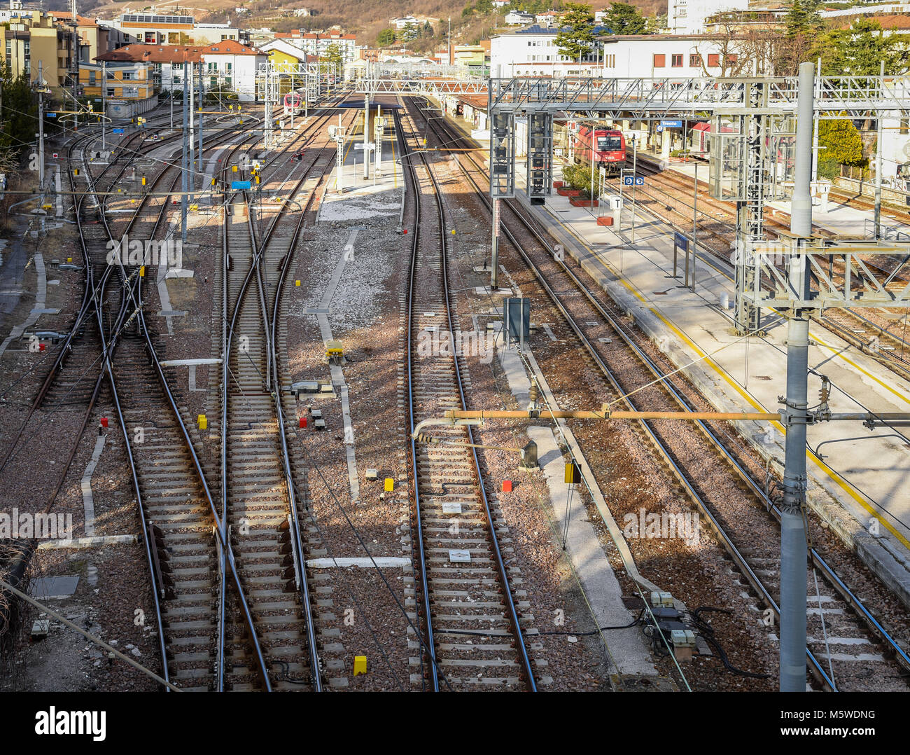 Bahn oder Railroad Tracks für Zugverbindungen Stockfoto