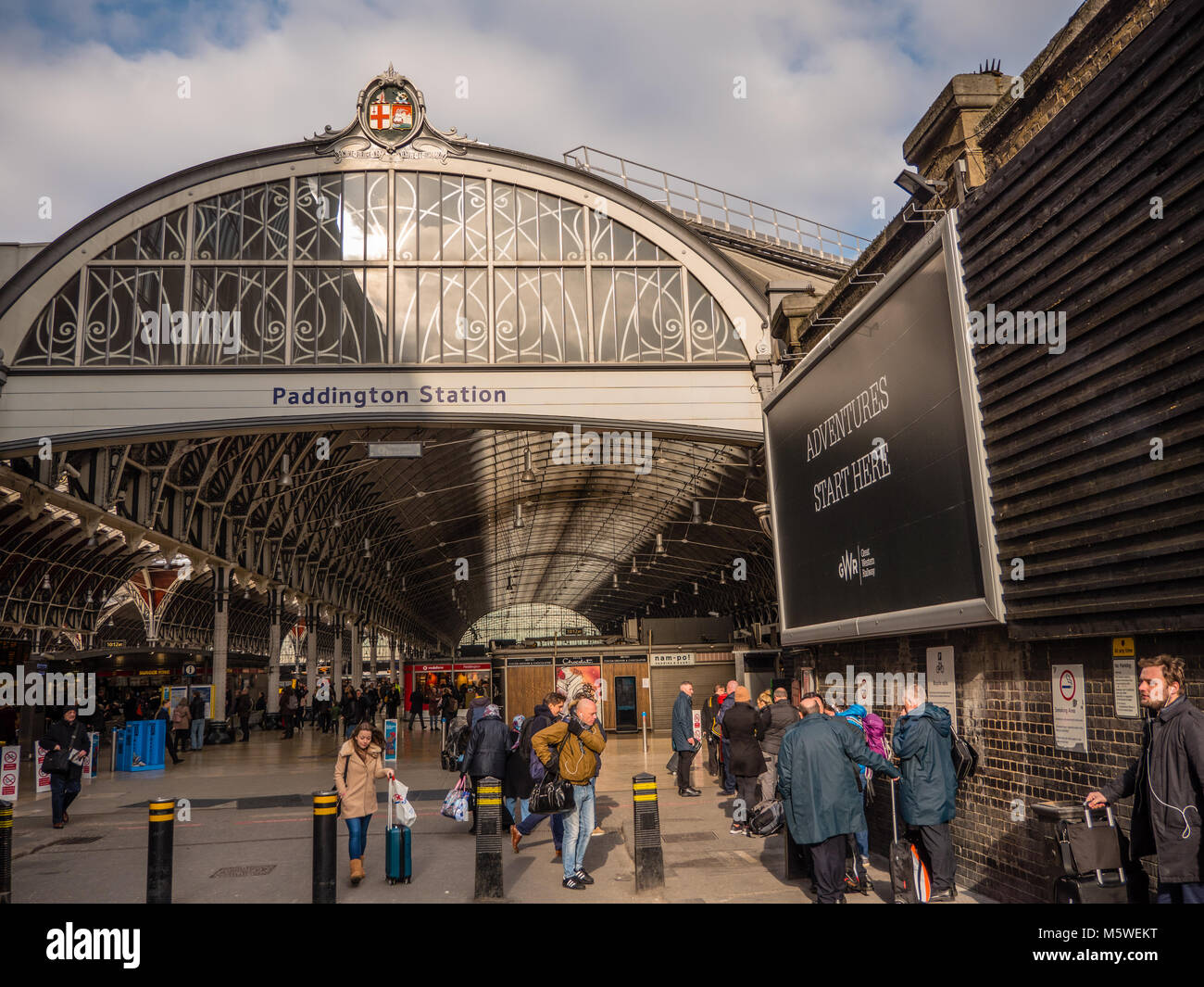Eingang zum Bahnhof London Paddington, London, England Stockfotografie