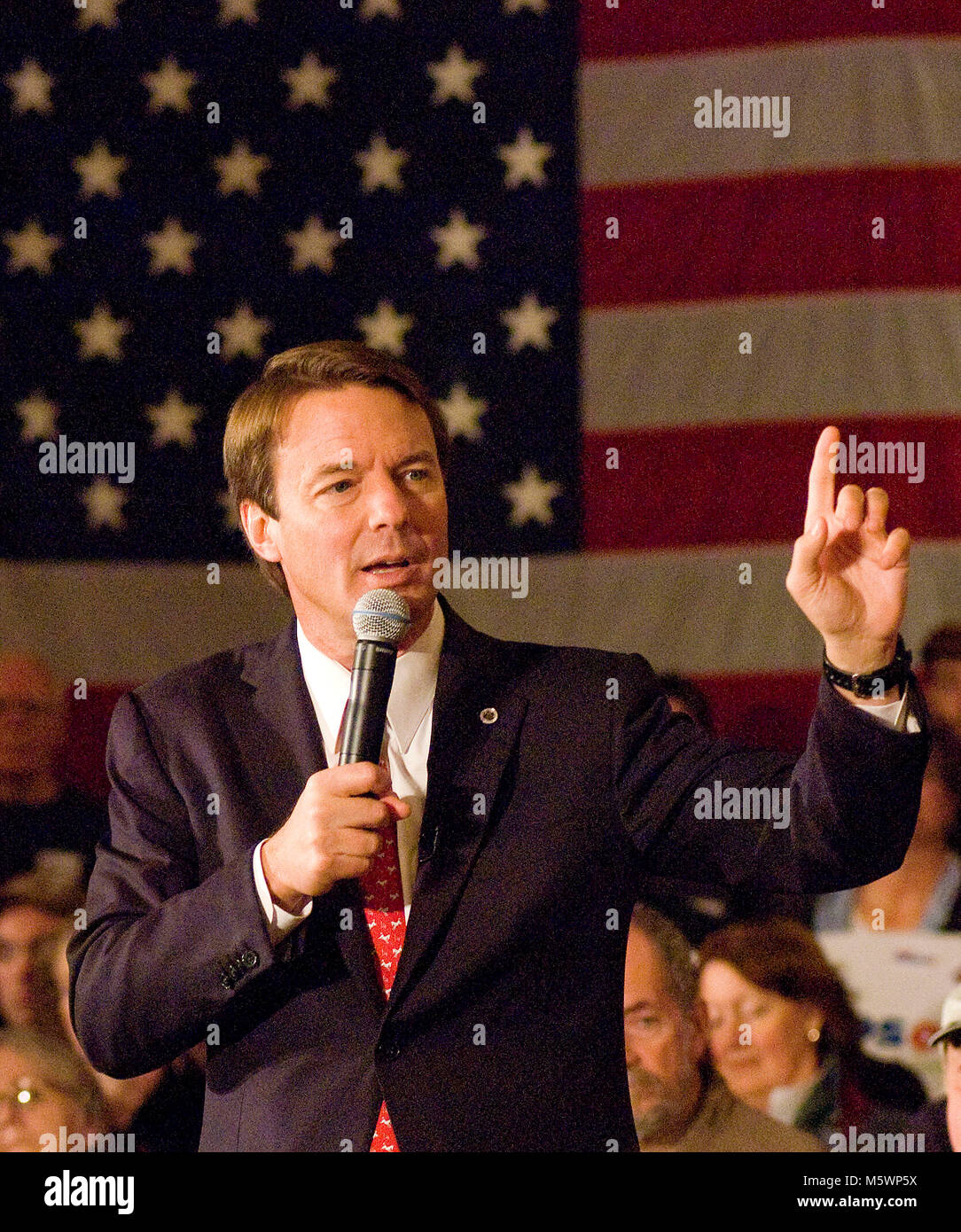 Concord, NH 1-5-07 der ehemalige Senator John Edwards Adresse eine Masse in Concord, NH. Er hofft zu gewinnen, im Zweiten in der Demokratischen Primär in New-Hampshire kommen oder. Foto von Patsy Lynch/MediaPunch Stockfoto