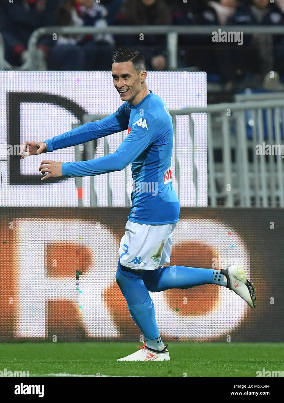 Cagliari, Italien. 26 Feb, 2018. Napoli ist Jose Callejon feiert zählen während einer Serie ein Fußballspiel zwischen Cagliari und Neapel in Cagliari, Italien, Februar 26, 2018. Napoli gewann 5-0. Credit: Alberto Lingria/Xinhua/Alamy leben Nachrichten Stockfoto