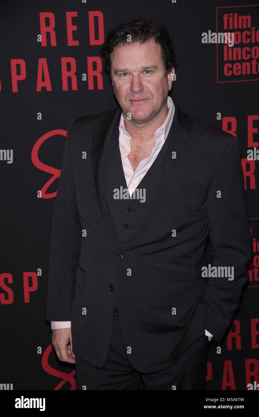 Douglas Hodge Fotos Und Bildmaterial In Hoher Auflosung Alamy