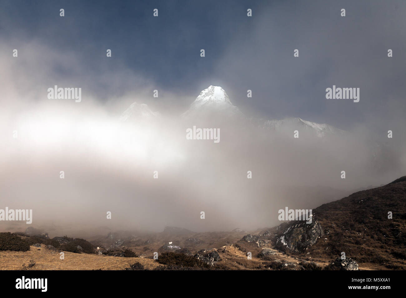 Blick auf die Ama Dablam (6814 m) - Everest Region, Nepal, Himalaya Stockfoto