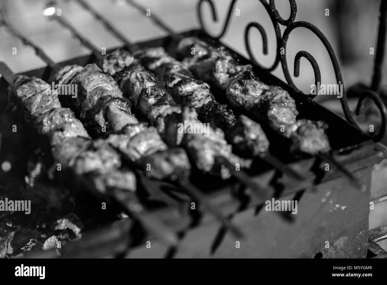 Die Spiesse sind im Freien gekocht Stockfoto