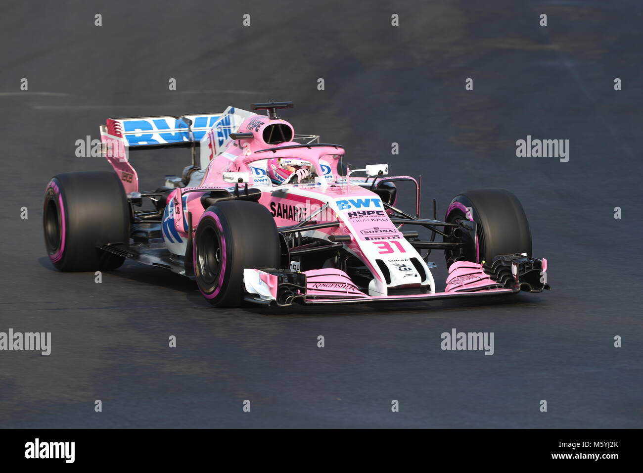 Force India Esteban Ocon in Tag zwei des Vorsaison-testprogramm auf dem Circuit de Barcelona-Catalunya, Barcelona. PRESS ASSOCIATION Foto. Bild Datum: Dienstag, 27. Februar 2018. Siehe PA Geschichte AUTO Barcelona. Photo Credit: Tim Goode/PA-Kabel. Einschränkungen: Nur für den redaktionellen Gebrauch bestimmt. Kommerzielle Nutzung mit vorheriger Zustimmung von Teams Stockfoto