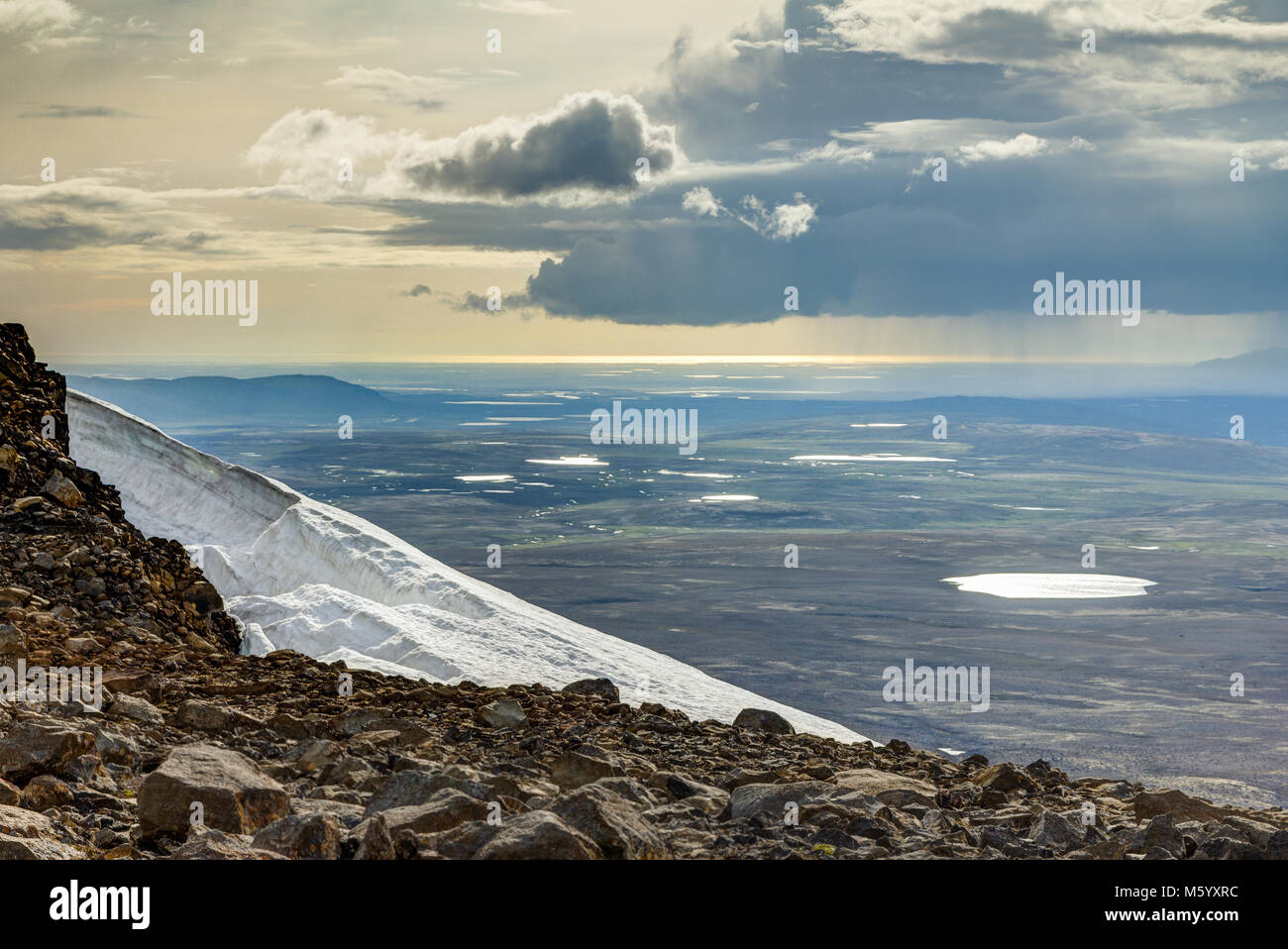 Blick vom Ok Vulcano zu Tundra Seen und Atlantik. Island. Stockfoto