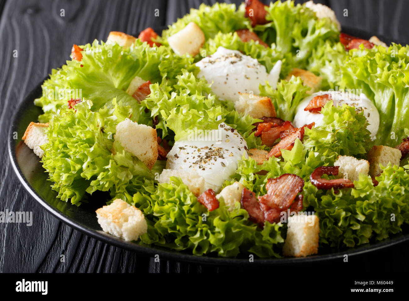 Hausgemachter Salat Lyonnaise Stockfotos und -bilder Kaufen - Alamy