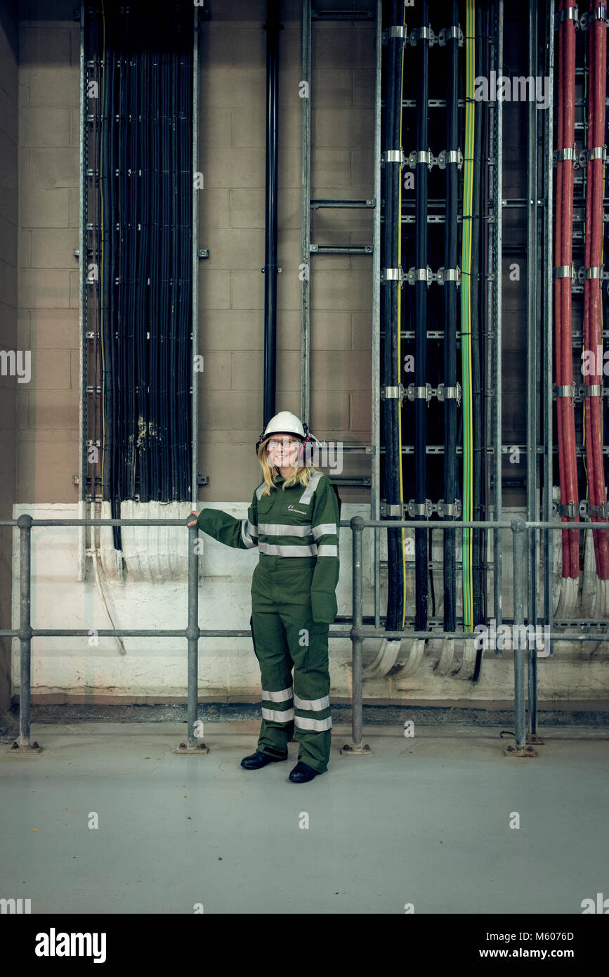 Gas power station Arbeitnehmer posieren für ein Profil Bild bei shoreham power station Stockfoto