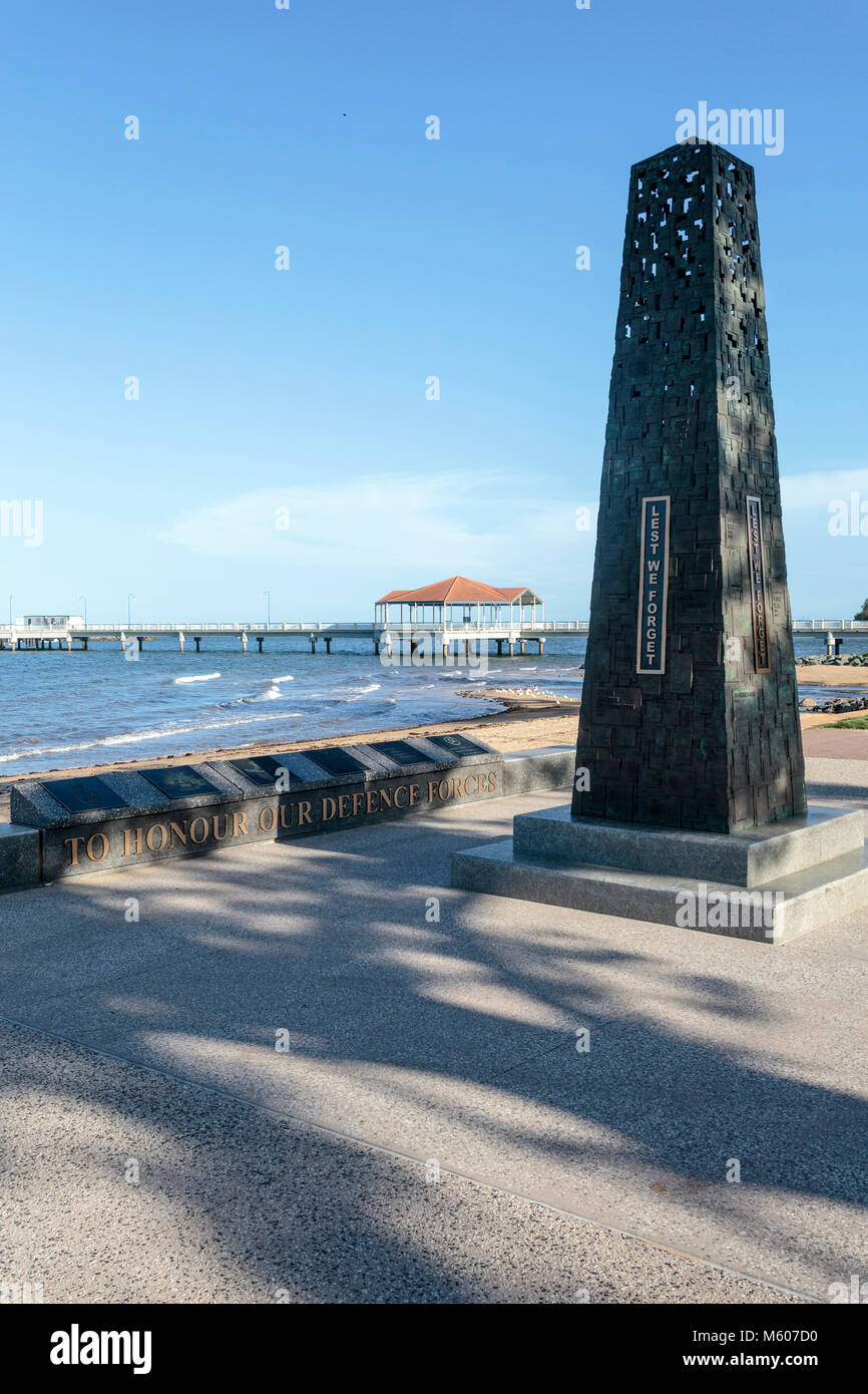 Kriegerdenkmal am Strand in Anzac Platz, Redcliffe, Queensland, Australien Stockfoto