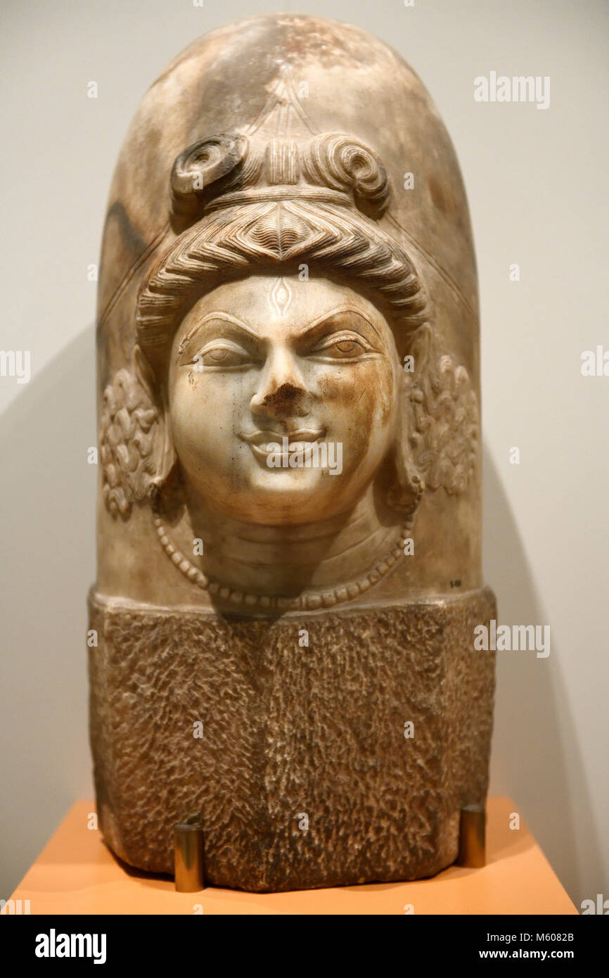 Marmorskulptur des hinduistischen Gottes Shiva als abstrakte Linga mit einem Gesicht in der Kaschmirischen Stil 9. Jahrhundert Stockfoto