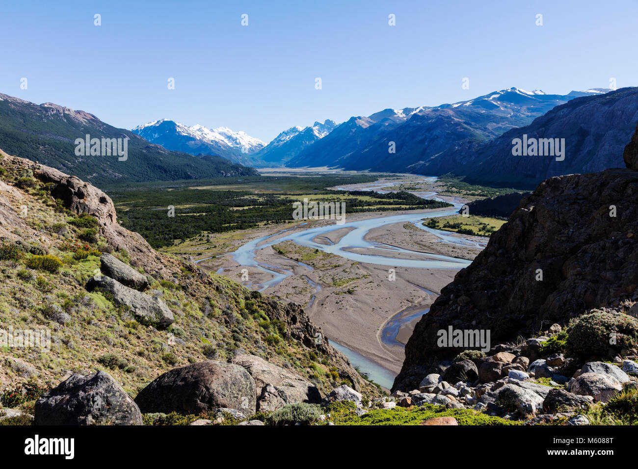 Rio del Vueltas & Cordon Kappe Blanca Bergen nördlich von El Chaltén, Patagonien, Argentinien Stockfoto