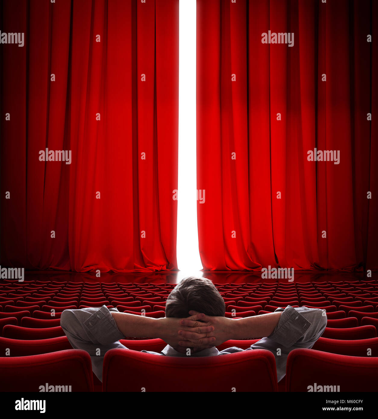 VIP-Sitzen vor etwas öffnen, Kino roten Vorhang 3D-Darstellung Stockfoto