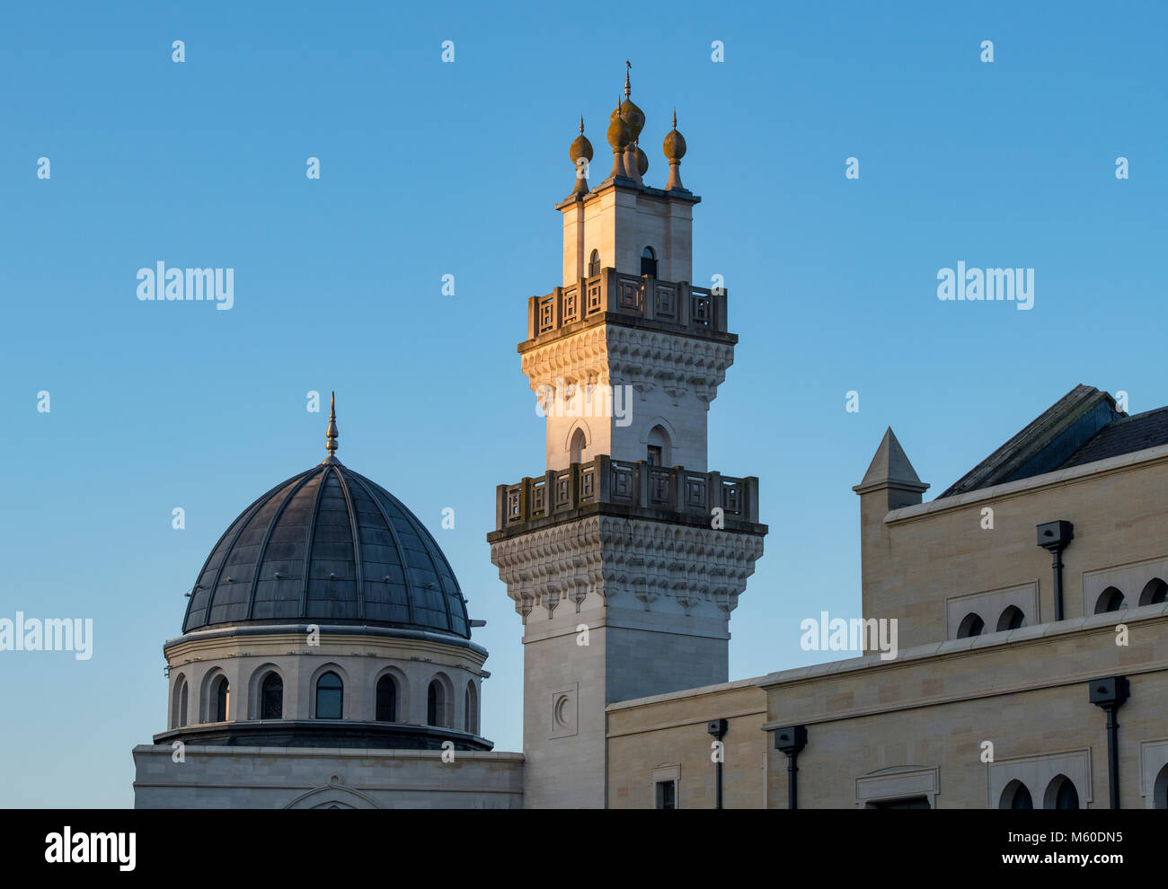 Morgen Sonnenlicht auf dem Oxford Zentrum für Islamische Studien. Oxford, England Stockfoto