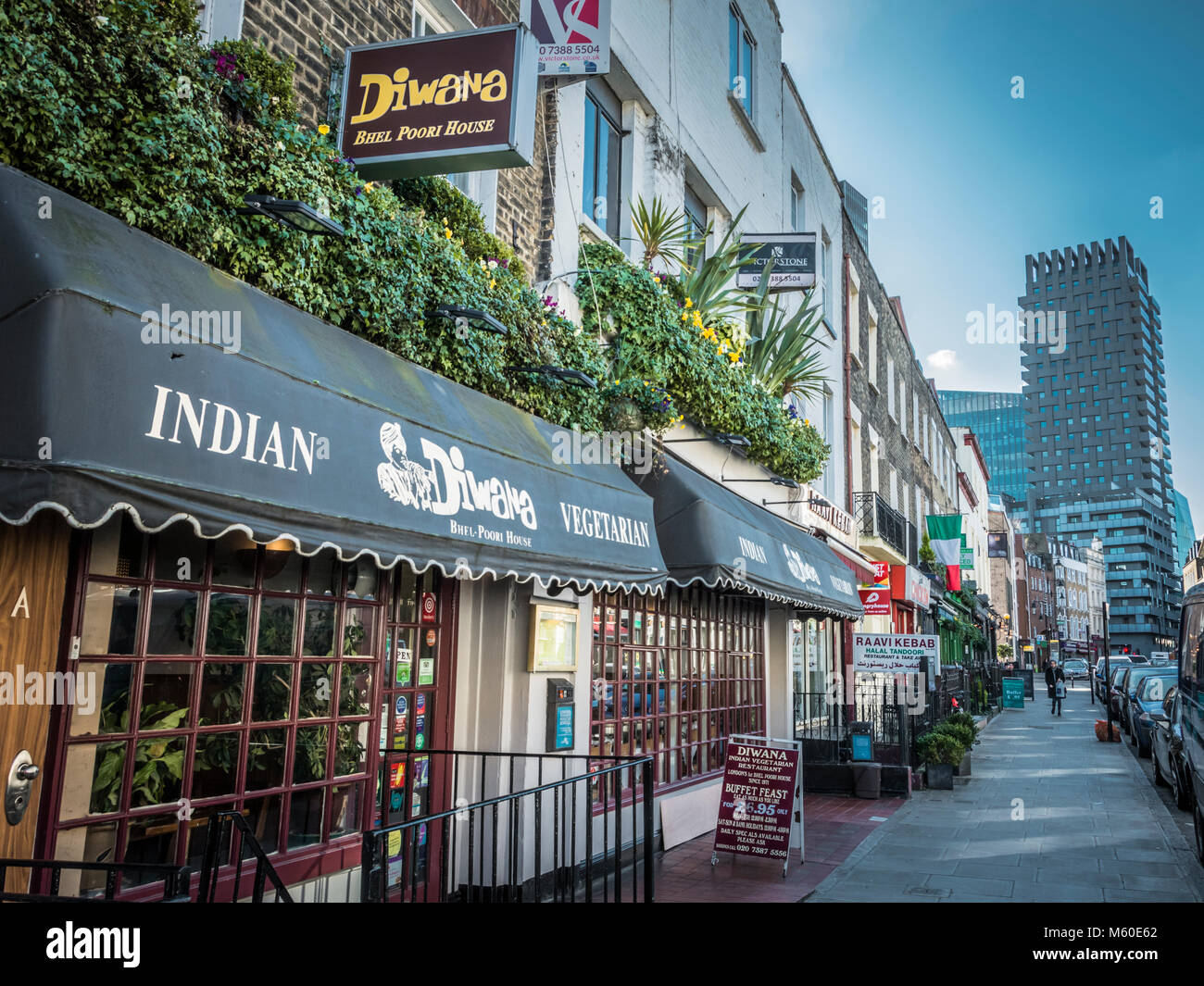 Diwana Indische vegetarische Restaurant und Büchel Pooris auf Drummond Street, Camden, London, NW1, UK Stockfoto