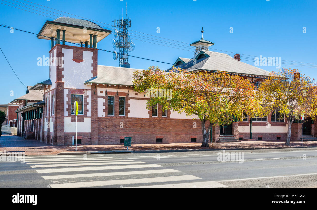 Australien, im Nordwesten von New South Wales, Bourke, Ansicht der Bourke Court House, mit seinen charakteristischen Eckturm, im Jahre 1862 in der Föderation freier gebaut Stockfoto