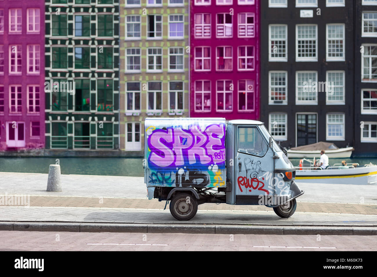 Angepasste Piaggio Ape van, Amsterdam, Niederlande Stockfoto