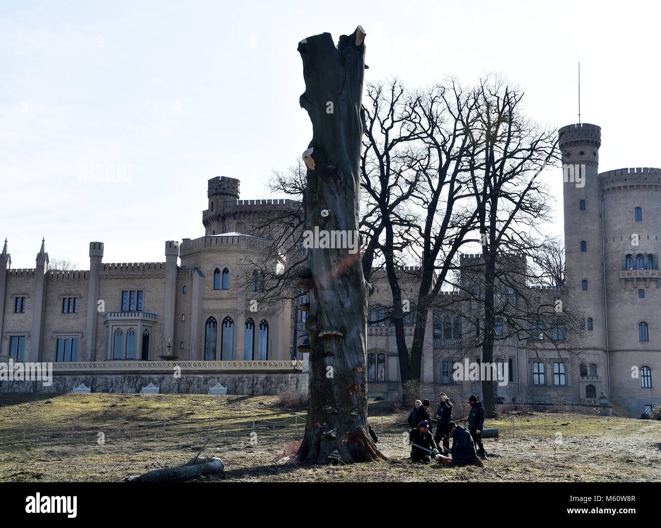 27. Februar 2018, Deutschland, Potsdam Gärtner der Stiftung Preußische