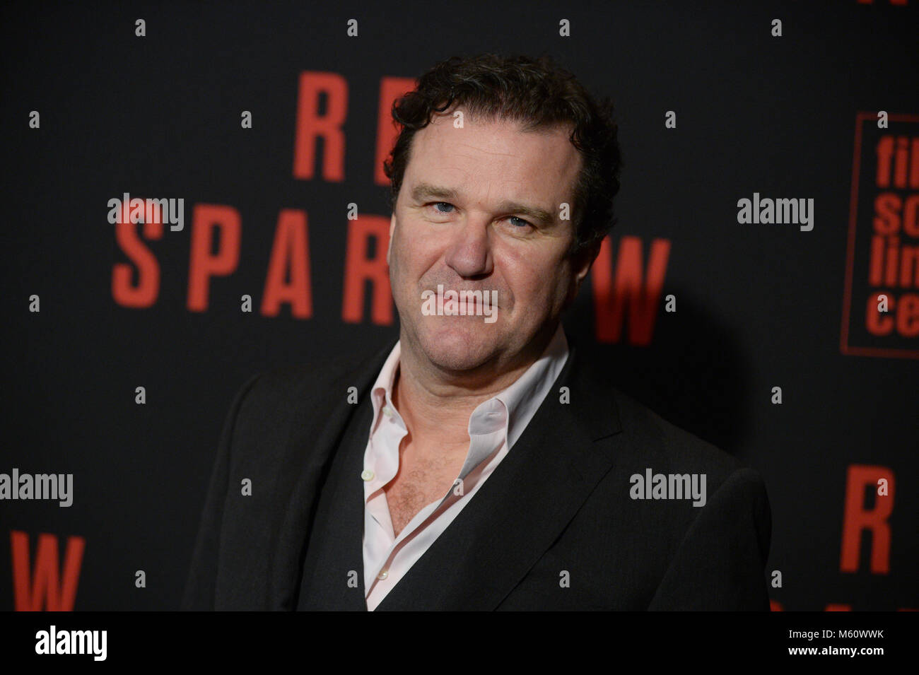 Douglas Hodge Fotos Und Bildmaterial In Hoher Auflosung Alamy