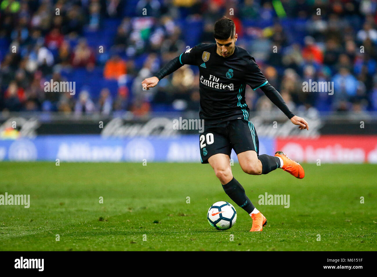 Barcelona, Spanien. 27 Feb, 2018. Real Madrid Mittelfeldspieler Marco Asensio (20) Während des Spiels zwischen RCD Espanyol v-Real Madrid, für die Runde 26 der Liga Santander, an RCDE Stadion am 27. Februar 2018 in Barcelona, Spanien gespielt. Credit: Gtres Información más Comuniación auf Linie, S.L./Alamy leben Nachrichten Stockfoto