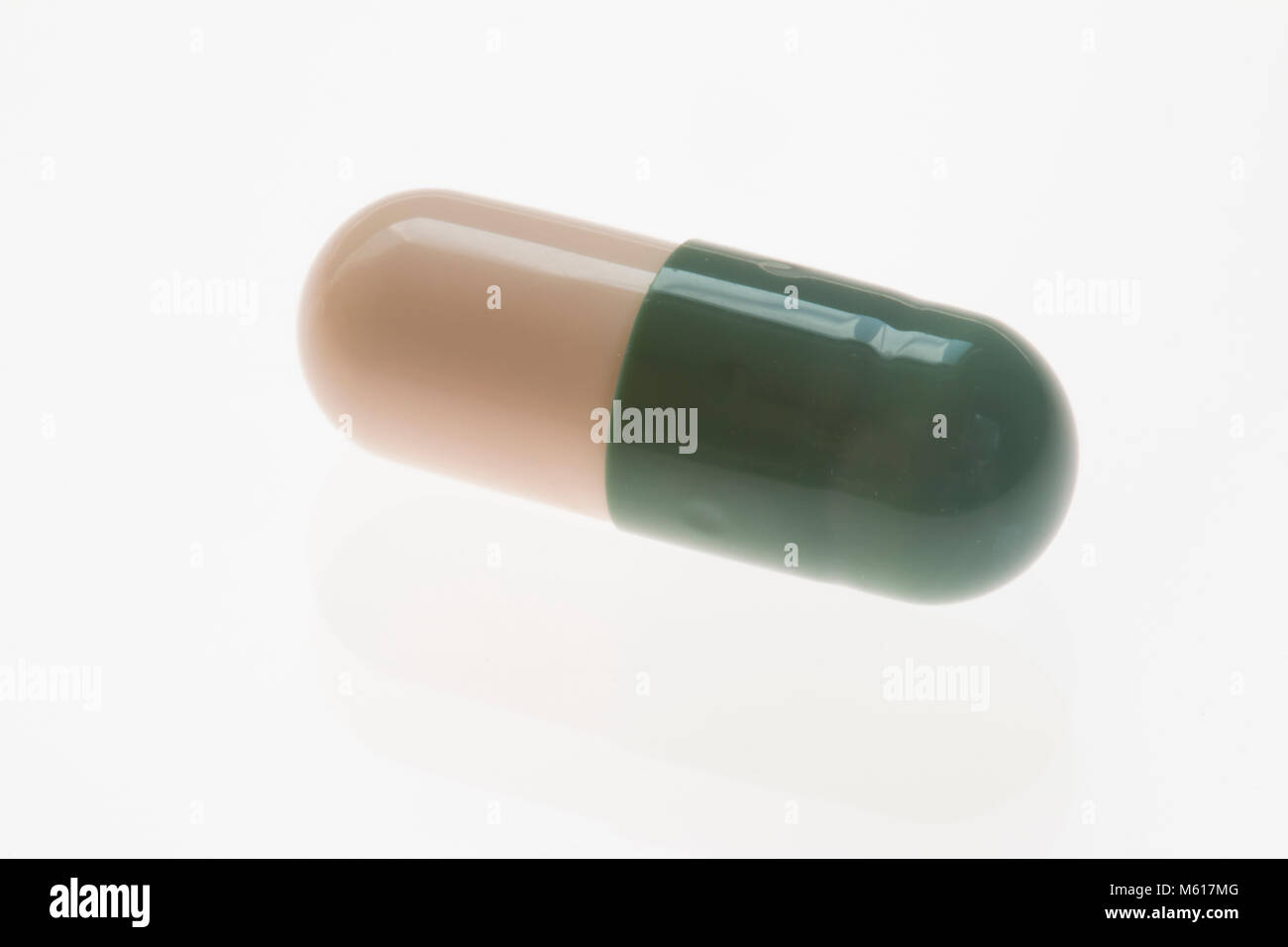 Kapsel Medizin für Gesundheit auf weißem Hintergrund Stockfoto