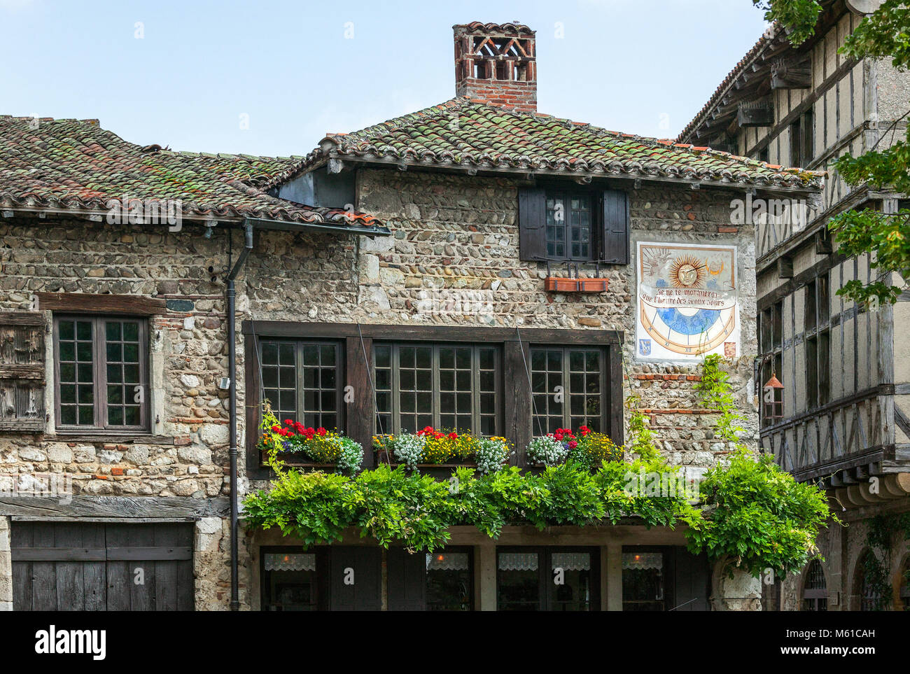 Sonnenuhrhaus Pérouges, Frankreich Stockfoto
