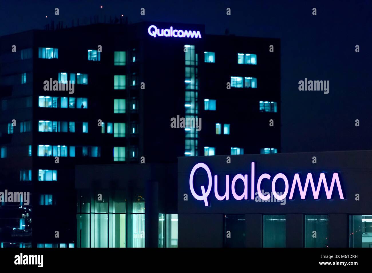 Corporate Logo von Qualcomm in Sorrento Valley, wo viele High-Tech, Biotechnologie und IT-Unternehmen befinden, im Februar 2018. | Verwendung weltweit Stockfoto