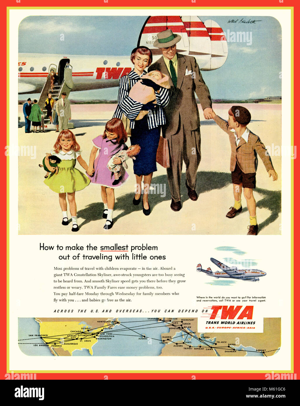 TWA 1950er Jahrgang Airlines Presse Werbung für TWA illustriert eine glückliche Familie nach dem Krieg von sechs Aussteigen aus einem TWA Constellation Flugzeug auf einer sonnigen Flughafen Ankunft stand Stockfoto