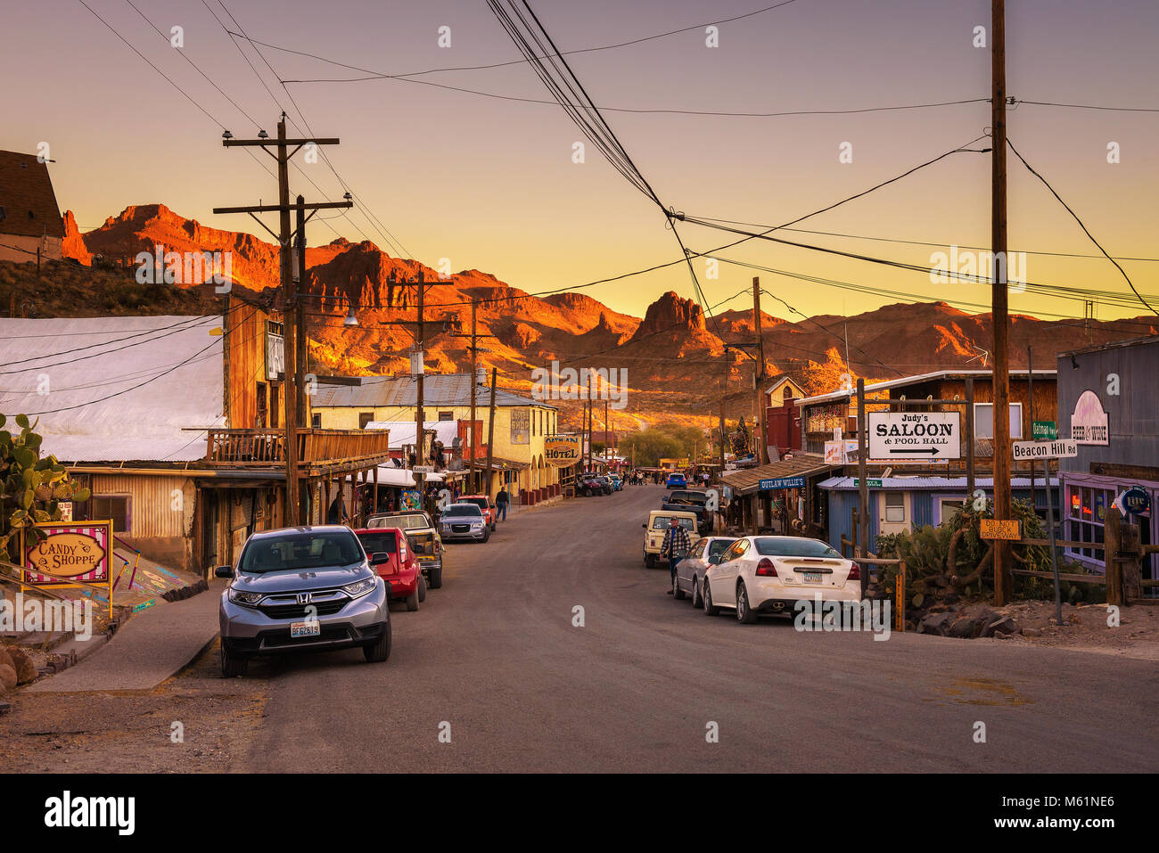 Sonnenuntergang in Oatman auf der Route 66 in Arizona Stockfoto