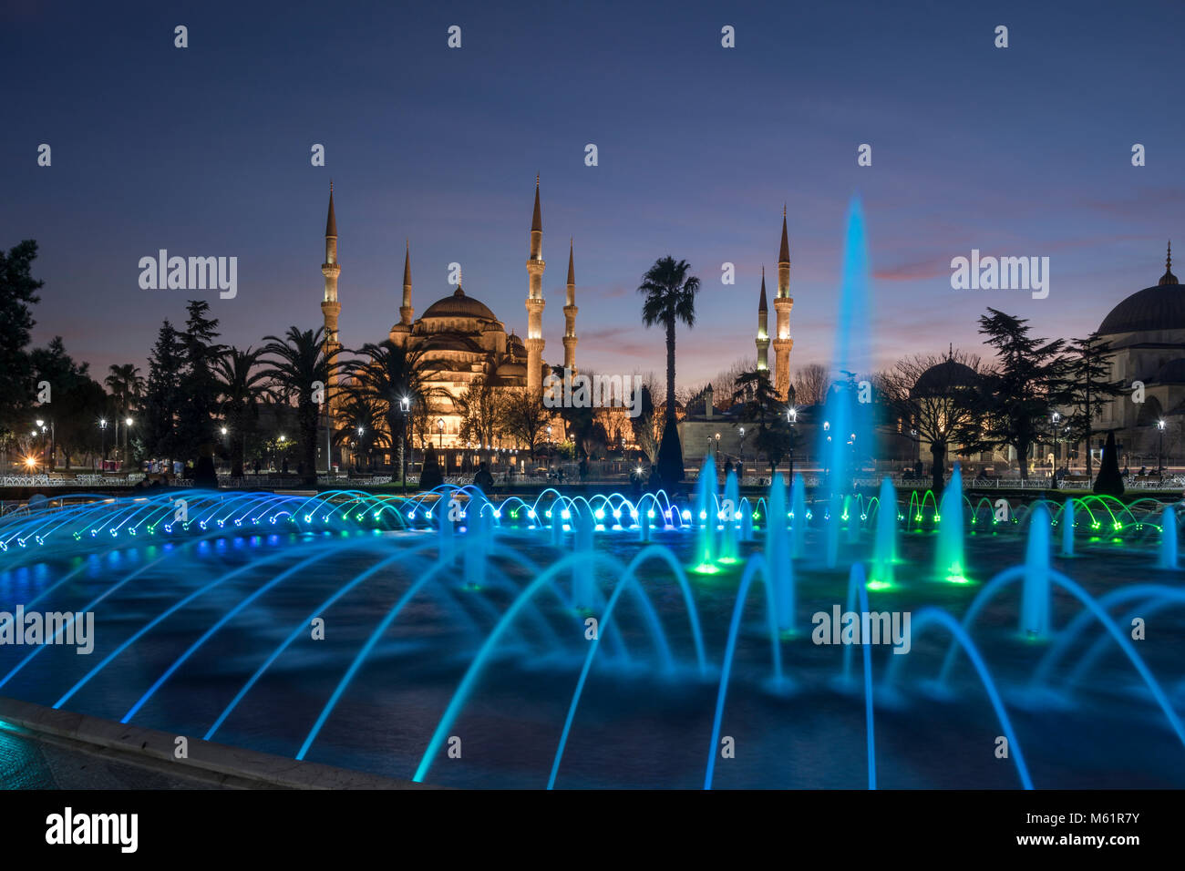 Die Blaue Moschee bei Nacht, Sultanahmet Platz, Stadtteil Fatih Istanbul, Türkei Stockfoto