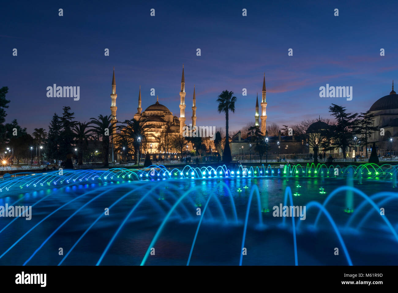 Die Blaue Moschee bei Nacht, Sultanahmet Platz, Stadtteil Fatih Istanbul, Türkei Stockfoto