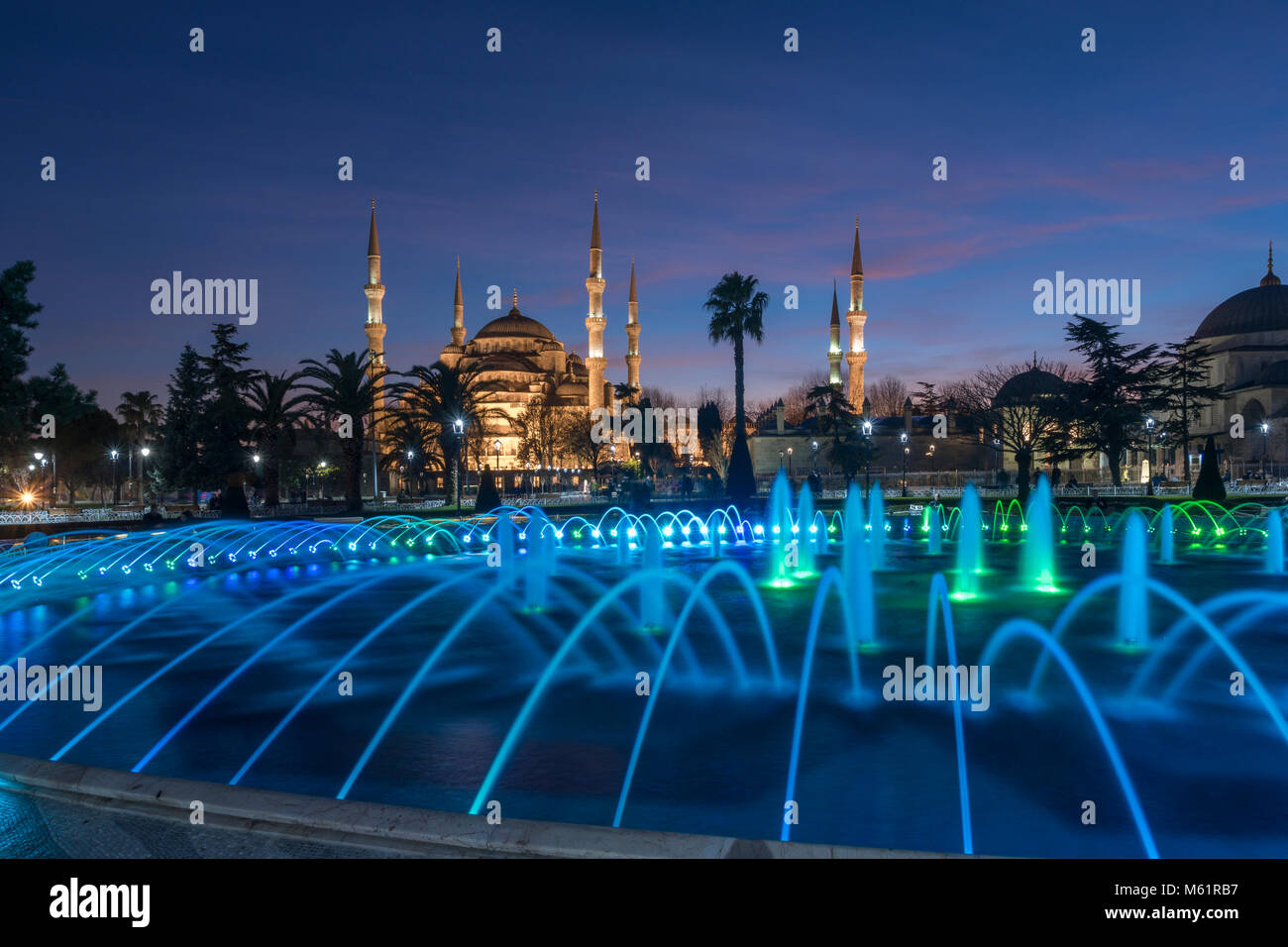 Die Blaue Moschee bei Nacht, Sultanahmet Platz, Stadtteil Fatih Istanbul, Türkei Stockfoto