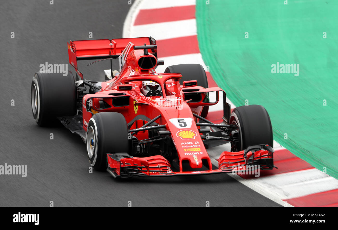 Ferrari's Sebastian Vettel bei Tag zwei Der Vorsaison-testprogramm auf dem Circuit de Barcelona-Catalunya, Barcelona. PRESS ASSOCIATION Foto. Bild Datum: Dienstag, 27. Februar 2018. Siehe PA Geschichte AUTO Barcelona. Photo Credit: Tim Goode/PA-Kabel. Einschränkungen: Nur für den redaktionellen Gebrauch bestimmt. Kommerzielle Nutzung mit vorheriger Zustimmung von Teams. Stockfoto