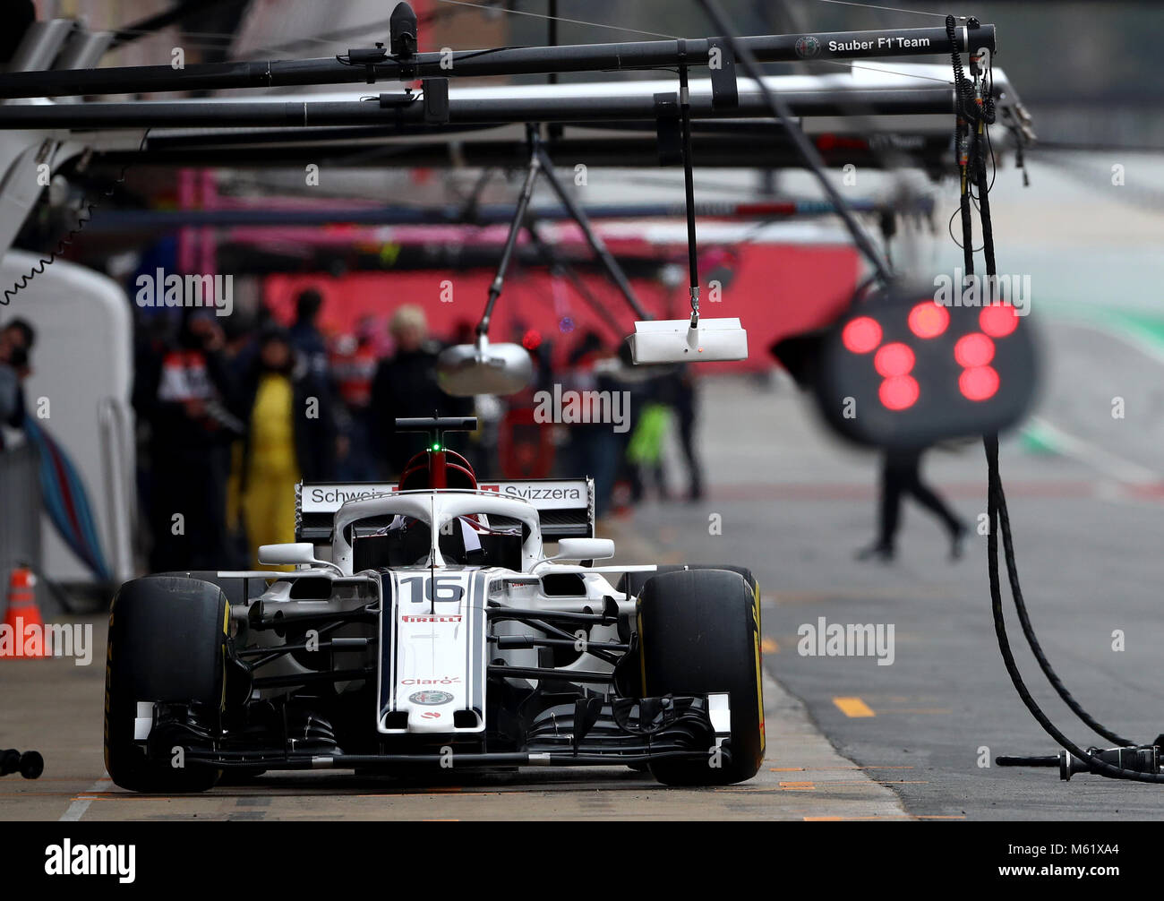 Saubers Charles Leclerc bei Tag zwei Der Vorsaison-testprogramm auf dem Circuit de Barcelona-Catalunya, Barcelona. PRESS ASSOCIATION Foto. Bild Datum: Dienstag, 27. Februar 2018. Siehe PA Geschichte AUTO Barcelona. Photo Credit: Tim Goode/PA-Kabel. Einschränkungen: Nur für den redaktionellen Gebrauch bestimmt. Kommerzielle Nutzung mit vorheriger Zustimmung von Teams. Stockfoto