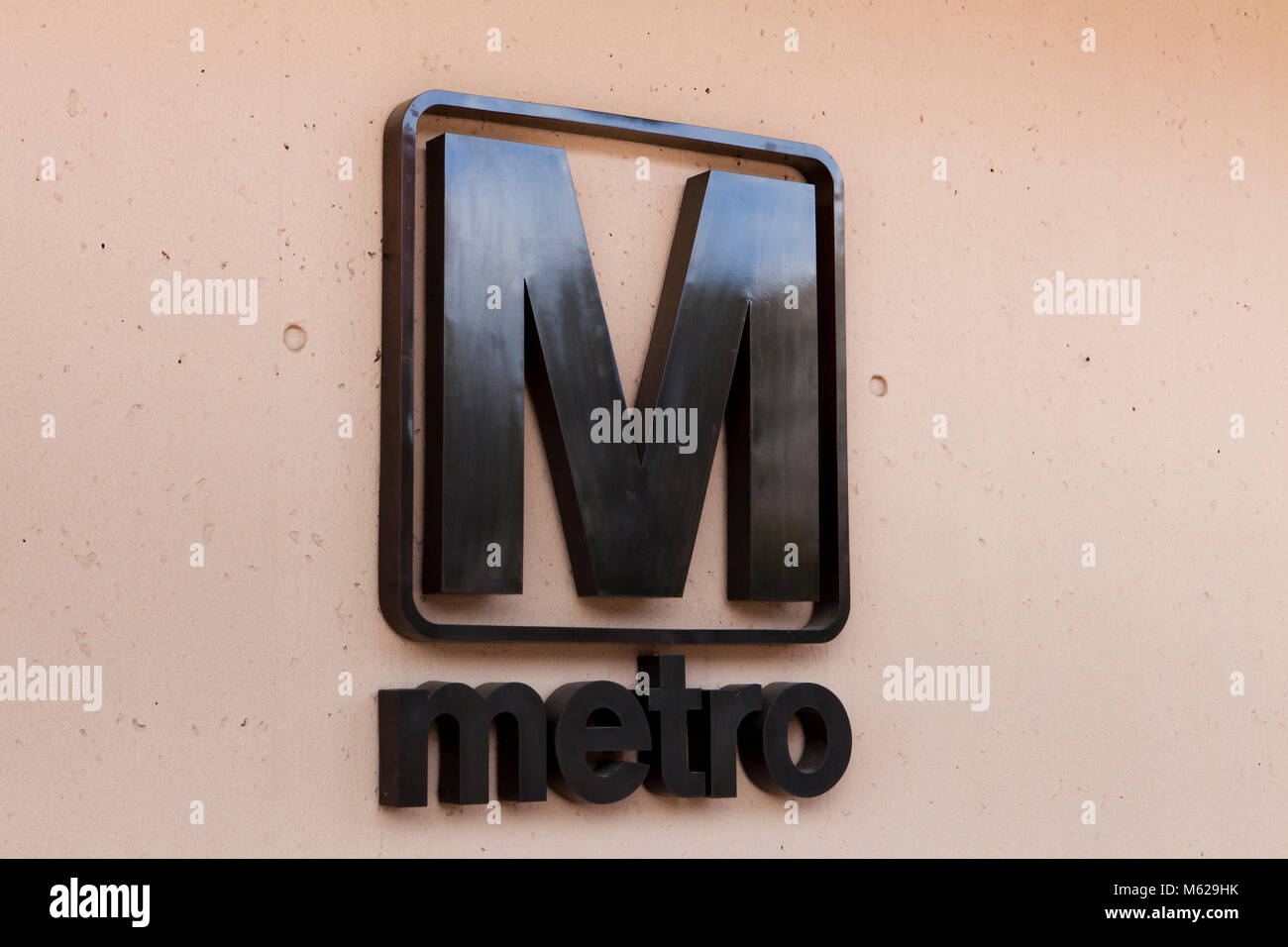 Die Washington Metro Logo vor der Zentrale - Washington, DC, USA Stockfoto Die Washington Metro Logo vor der Zentrale - Washington, DC, USA Stockfoto