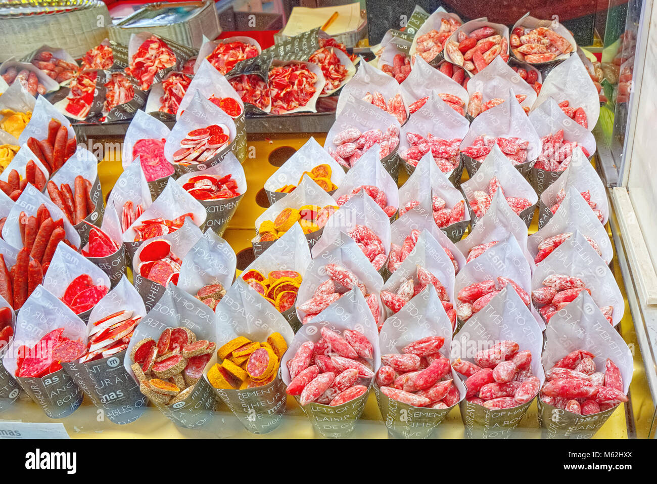 Madrid, Spanien - Juni 05, 2017: Indoor der Markt von San Miguel (Spanisch: Mercado de San Miguel) ist eine überdachte Markt in Madrid, Spanien. Originall Stockfoto
