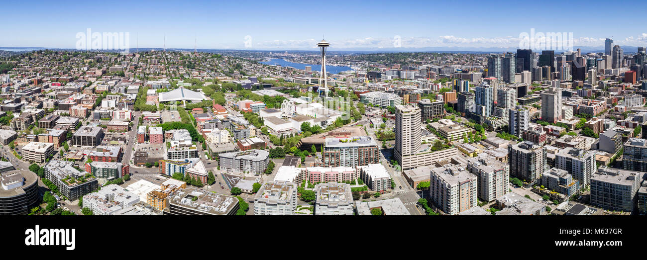 Panoramablick auf die Antenne drone Perspektive mit Birds Eye View auf der Pacific Northwest Wahrzeichen in der Mitte der Stadt an einem sonnigen Sommertag Stockfoto