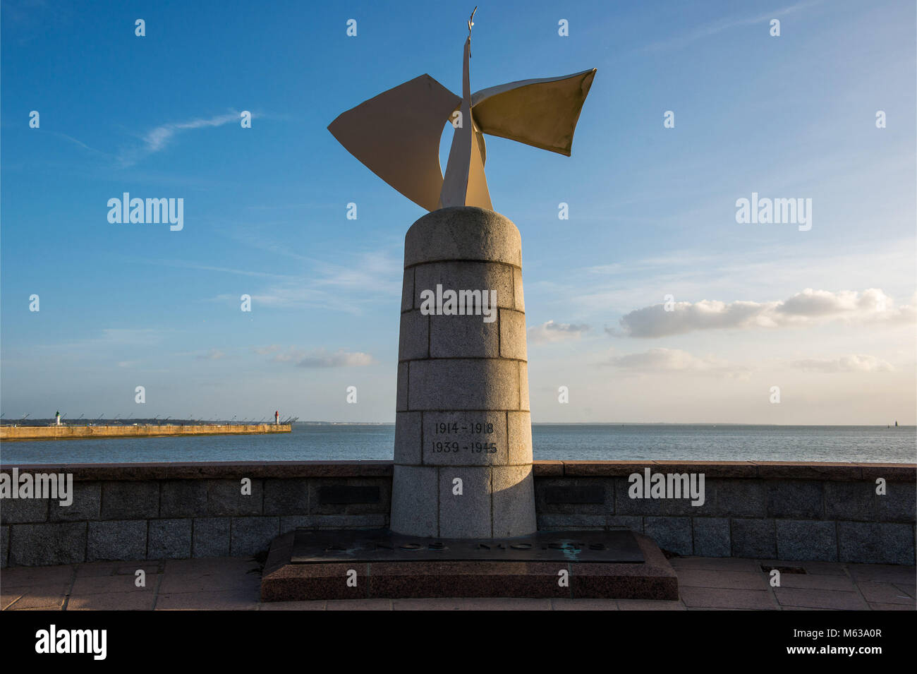 Saint Nazaire, Denkmal in Erinnerung an die Opfer des Krieges. Frankreich Stockfoto