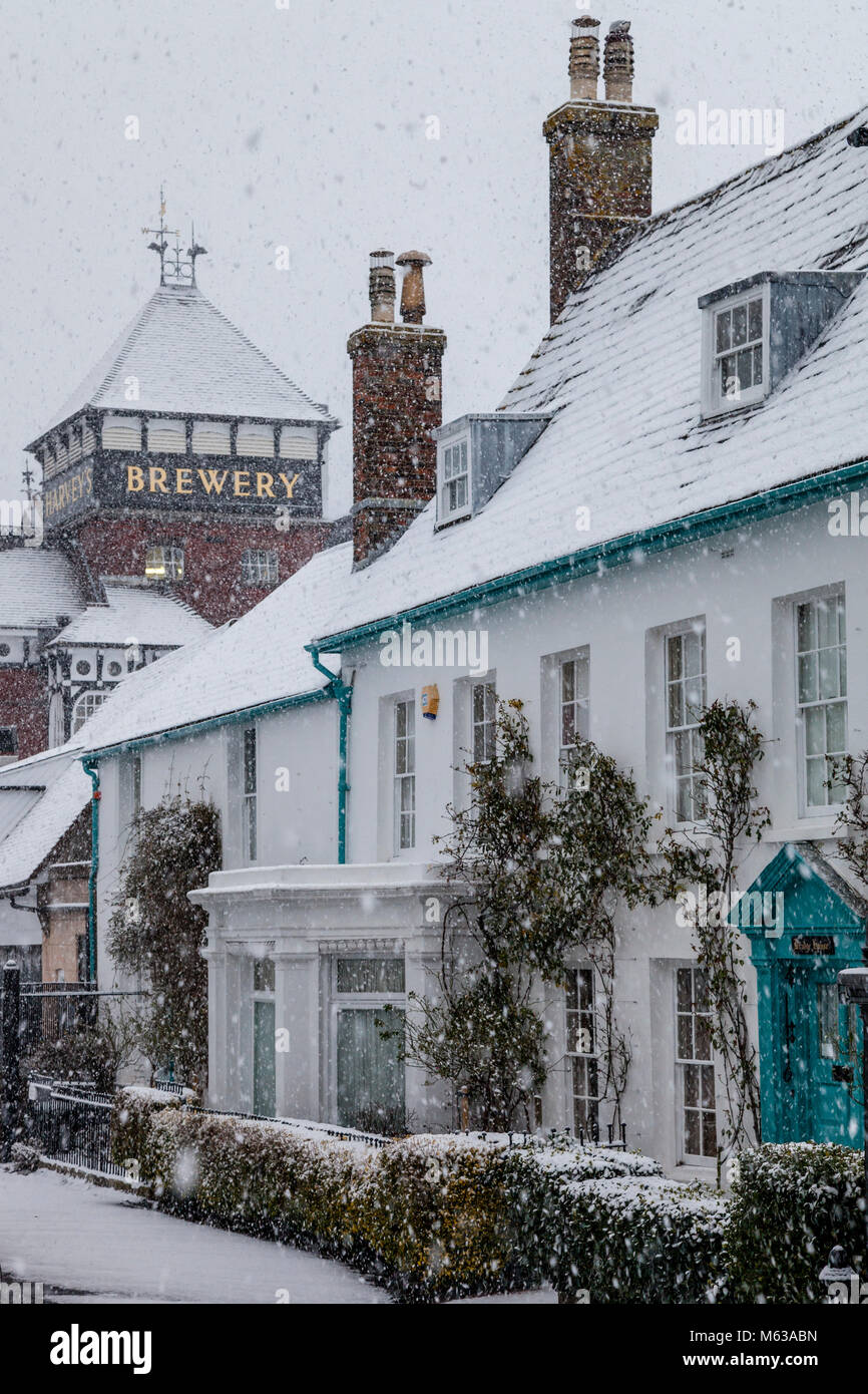 Eine winterliche Szene in der Kreisstadt Lewes, East Sussex, Großbritannien Stockfoto