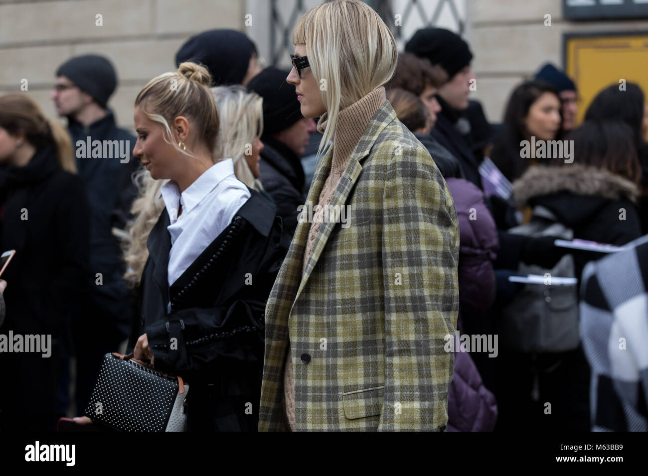 Mailänder Modewoche FW 18 Street Style, 3. Tag, vom 23. Februar 2018 Stockfoto
