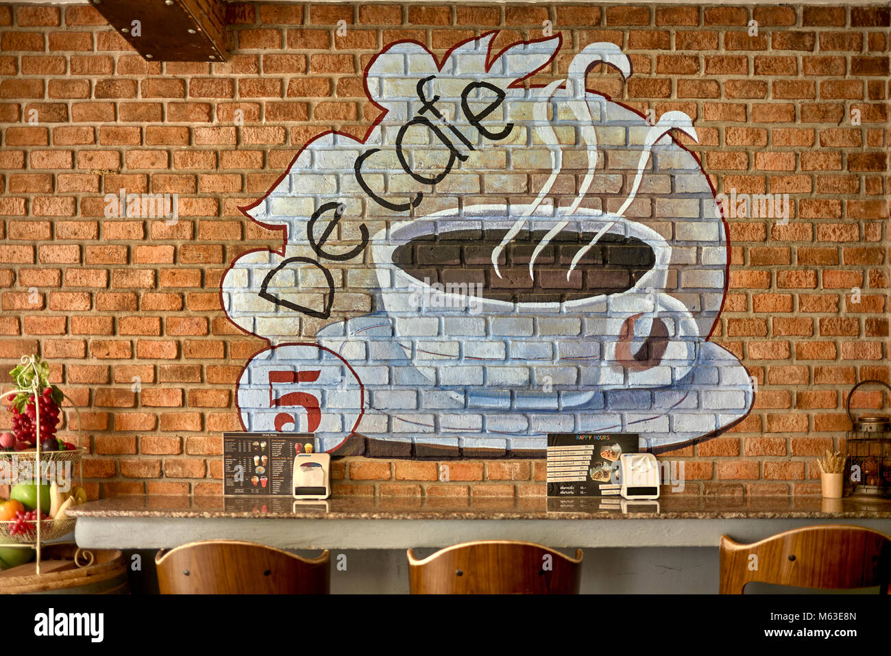 Café-Bar, Wandkunst im Innenbereich Stockfoto
