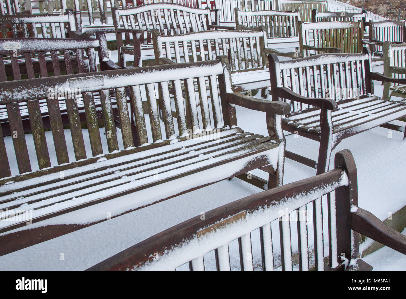 Bänke an Nevsehir Northumberland, Großbritannien im Winter Stockfoto