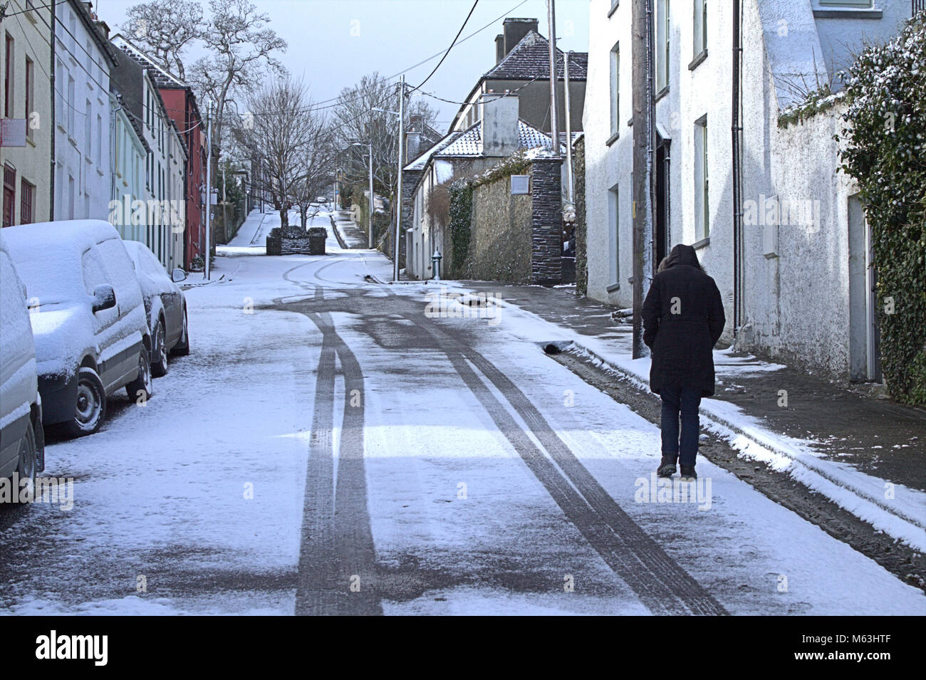 Castletownshend, West Cork, Irland. 28. Februar, 2018. Die ersten Schneefälle von das Tier aus dem Osten herauf das Erhalten und aus dem Dorf gefährlicher. Credit: aphperspective/Alamy leben Nachrichten Stockfoto