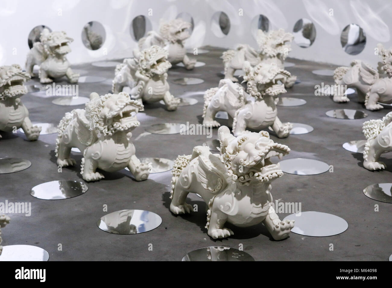 Shanghai, Shanghai, China. 28 Feb, 2018. Shanghai, China, 28. Februar 2018: Das Porzellan chinesisches Einhorn Ausstellung ist in Shanghai statt. Credit: SIPA Asien/ZUMA Draht/Alamy leben Nachrichten Stockfoto