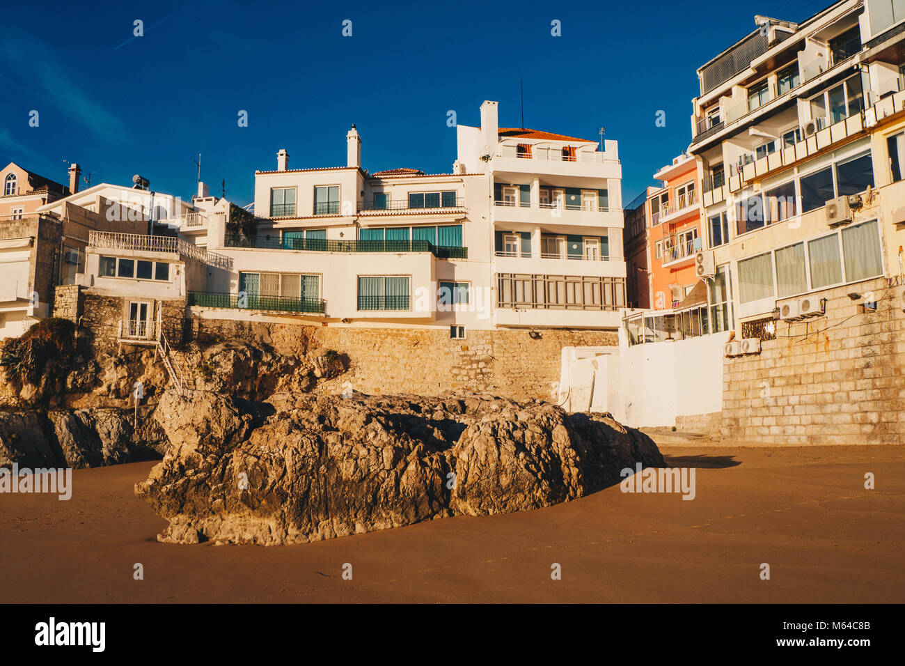 Morgen am Strand von Cascais, Portugal Stockfoto Morgen am Strand von Cascais, Portugal Stockfoto