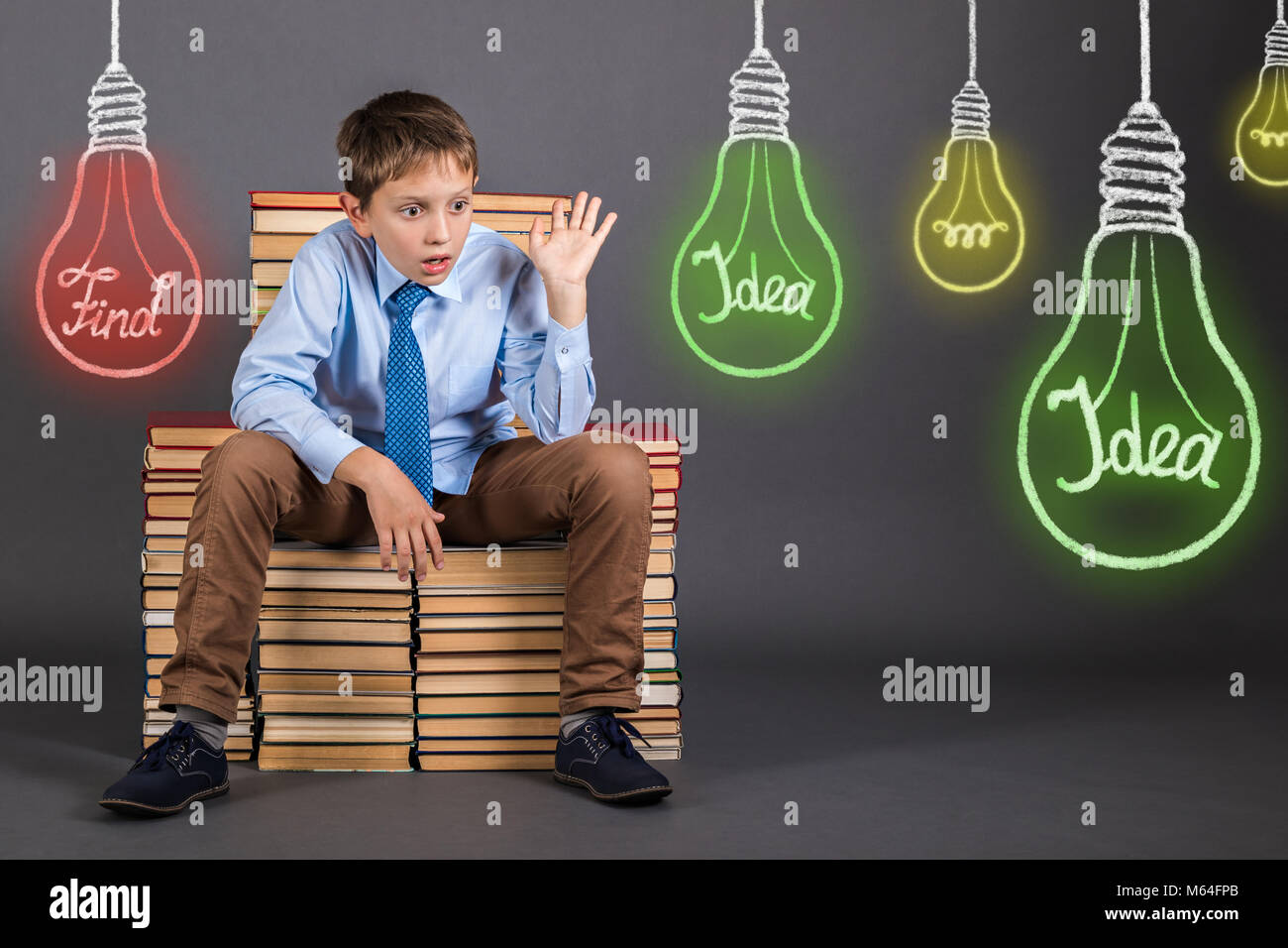 Konzept der Geburt der Ideen, Forschung, Bildung und Innovation mit junge Student Stockfoto