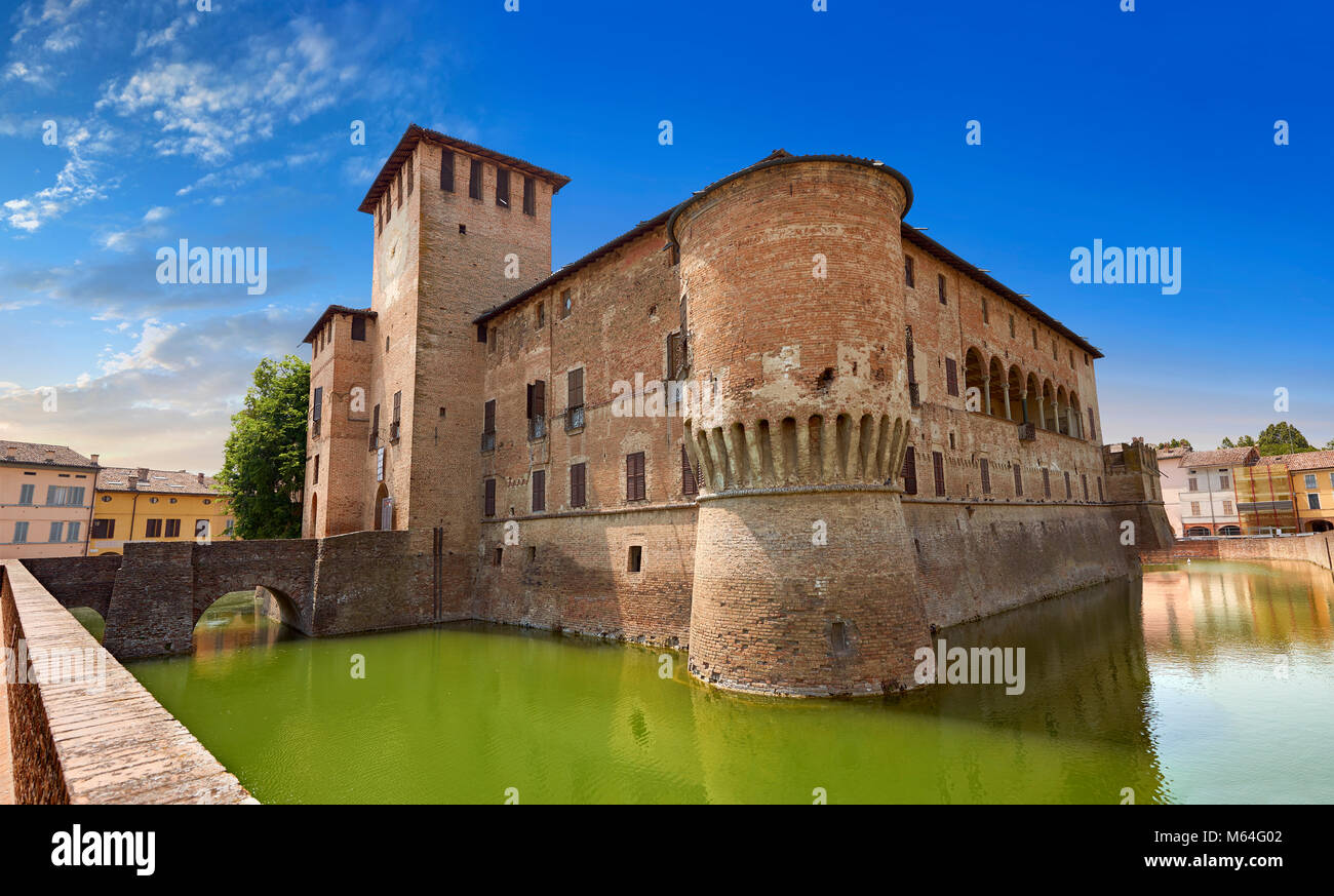 Bild-und-Bild von der Außenseite des späten Mittelalter (13. Jahrhundert) Wasserschloss urban Schloss reisdence Rocca Sanvitale Sanvitale (Schloss), Fontanella Stockfoto