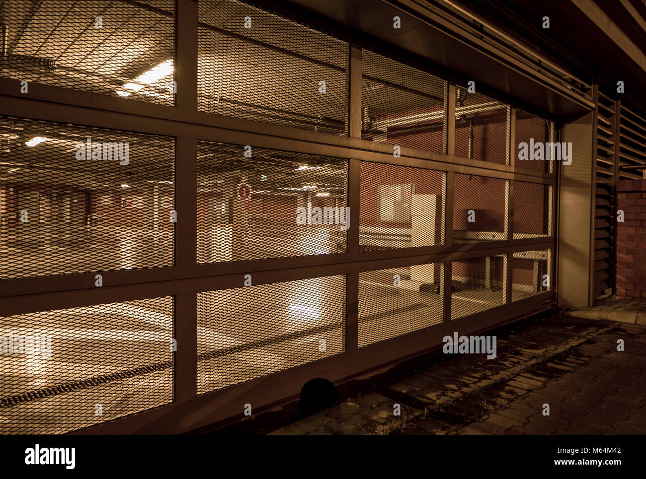 Leeren Parkplatz bei Nacht Stockfoto