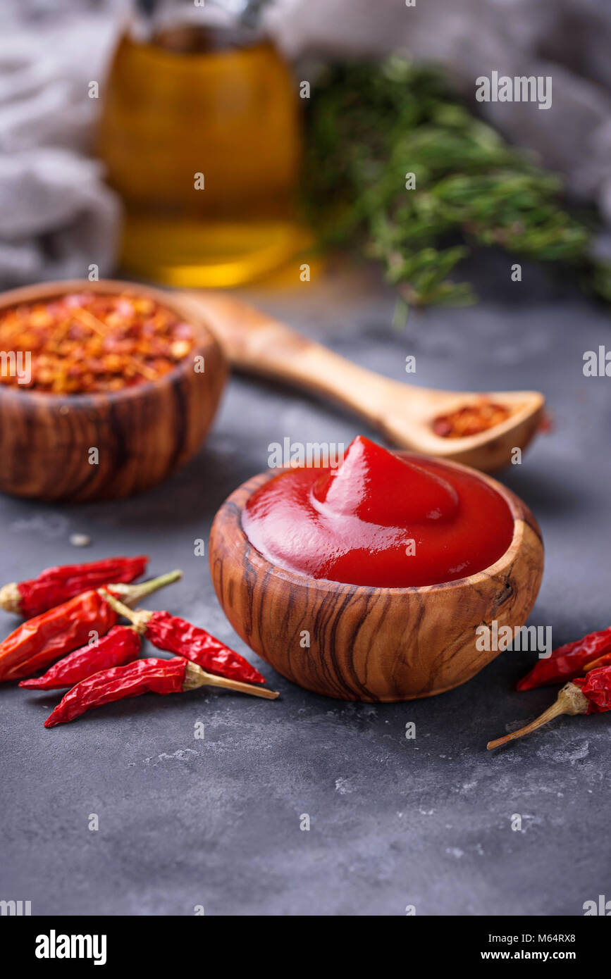 Chili Sauce mit getrockneten Paprika Stockfoto