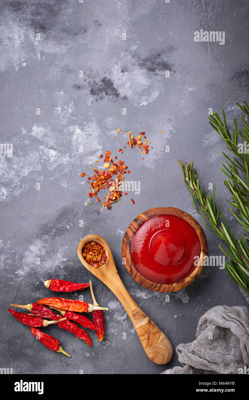 Chili Sauce mit getrockneten Paprika Stockfoto